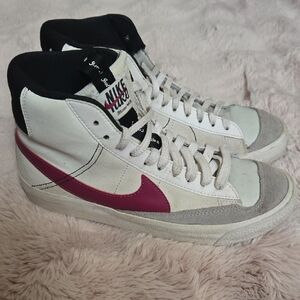 Nike Blazers 5.5 Women’s High-Top Sneakers in White And Burgandy